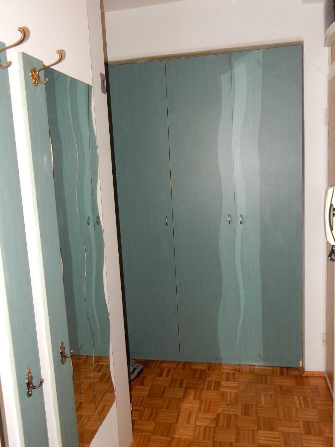 Red Brick Apartment Belgrade Exterior photo